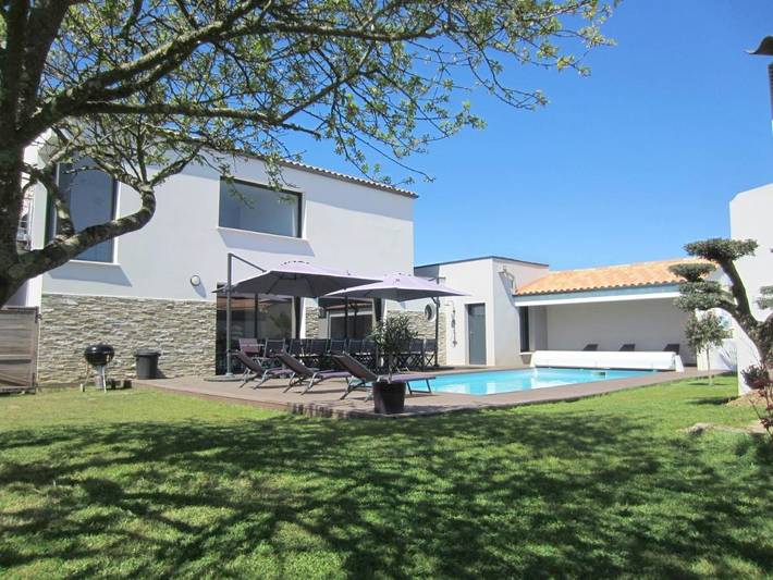 Villa pour 20 personnes, avec jacuzzi ainsi que piscine et jardin aux Les Sables-d'Olonne - 2
