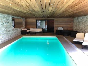 Location de vacances pour 8 personnes, avec terrasse ainsi que piscine et sauna, adapté aux familles dans Petit Coo