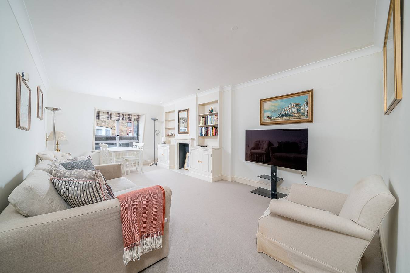 Entire apartment, Bright Two-Bed Flat in Covent Garden in Covent Garden, London
