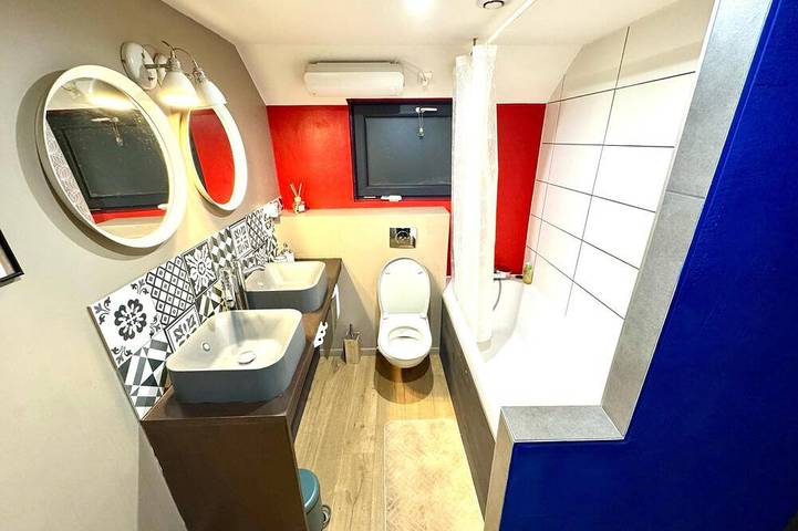 Hausboot-Apartment-Ensuite-Blick auf den Kanal in Metz, Metz Region