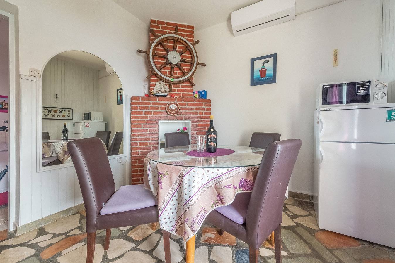 Entire apartment, Two bedroom apartment with terrace and sea view Bušinci, Čiovo A-7560-b in Okrug Gornji, Ciovo