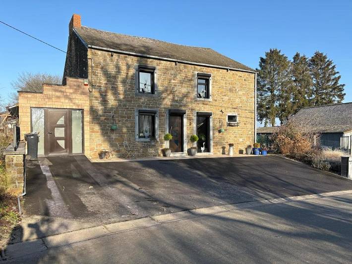 Location de vacances pour 7 personnes, avec jardin et terrasse à Couvin - 2