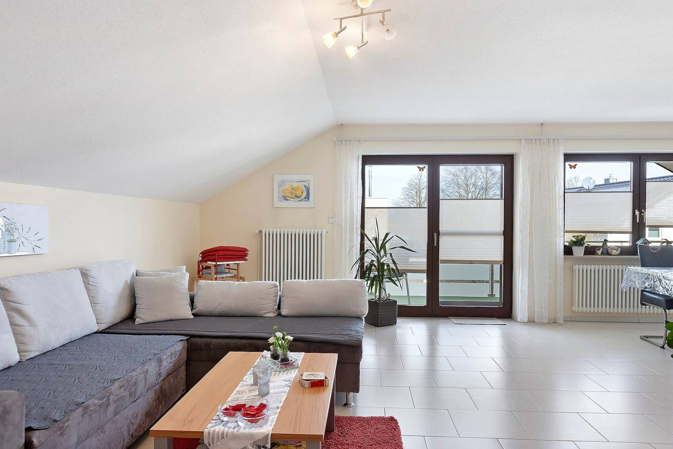 Ganze Wohnung, Ferienwohnung Eva Heinemann mit Bergblick, Balkon und Wlan in Singen, Hegau