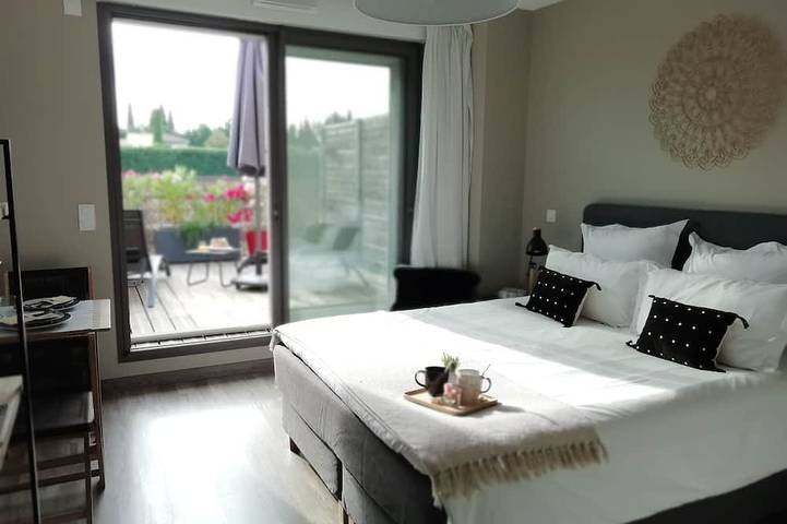 Apartamento entero, Estudio apartotel, terraza, piscina, parking Aix en Pce - clasificado 3 estrellas in Éguilles, Costa mediterránea (Francia)