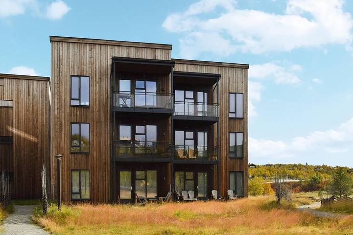 Ferielejlighed for 10 personer, med balkon - 1