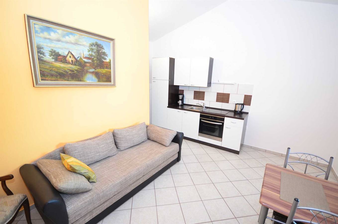 Ganze Wohnung, Fewo für 2-3 Pers. | mit Klima, Sat Tv und Wlan in Vir