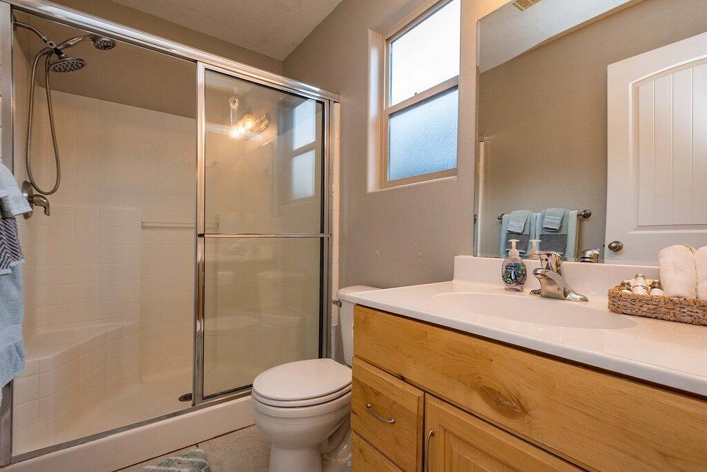 Cozy Clean Home Near Zion - High Speed Internet - Self Check-In/Out in La Verkin, Zion Nationalpark