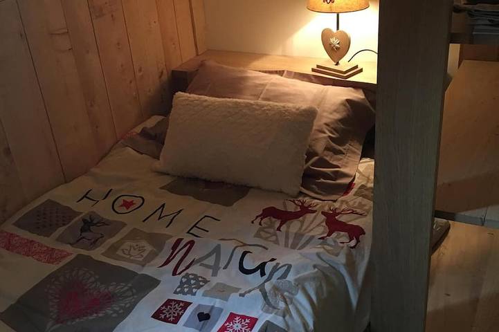 Gîte pour 7 personnes, avec balcon à Ustou - 3