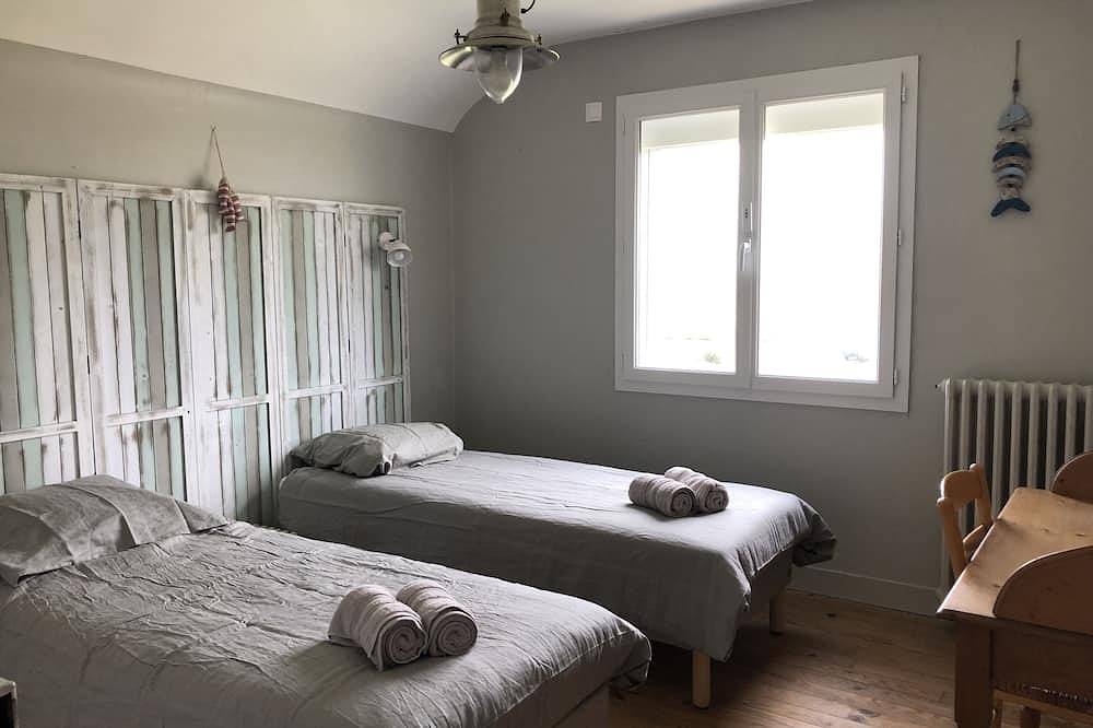 La maison des phares, à 5 mn de la Plage in Lion-sur-Mer, Région de Caen