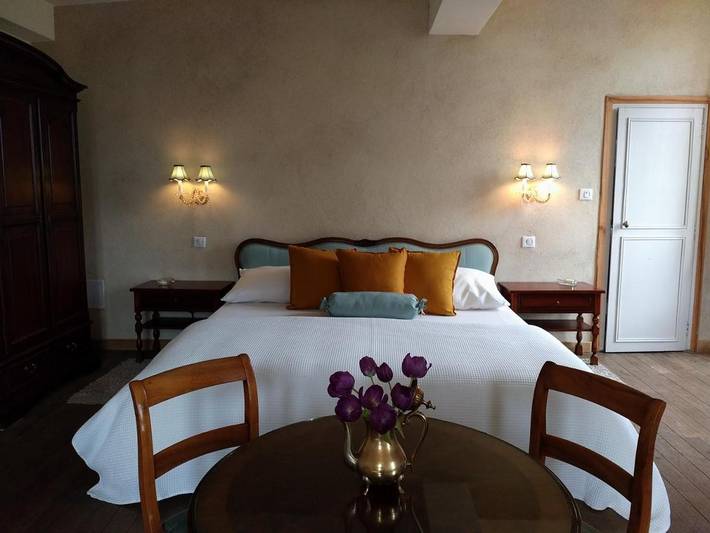 Location de vacances pour 2 personnes, avec vue et jardin à Cercy-la-Tour - 4