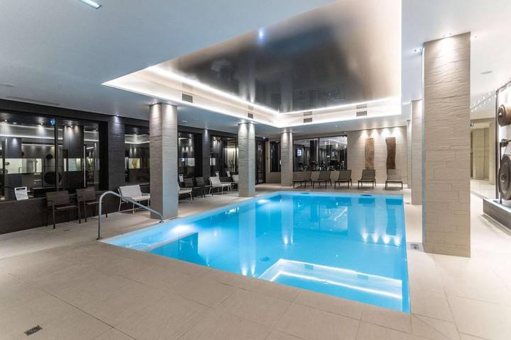 Hôtel pour 2 personnes, avec piscine et sauna ainsi que terrasse et jacuzzi, animaux acceptés