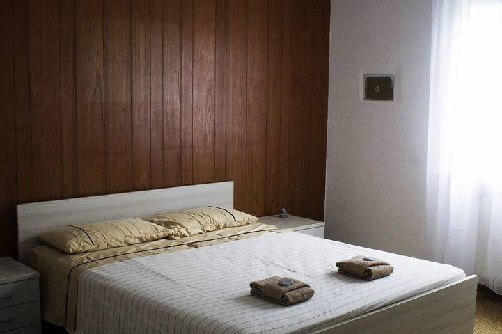 Ferienwohnung für 5 Personen, mit Terrasse und Garten sowie Whirlpool