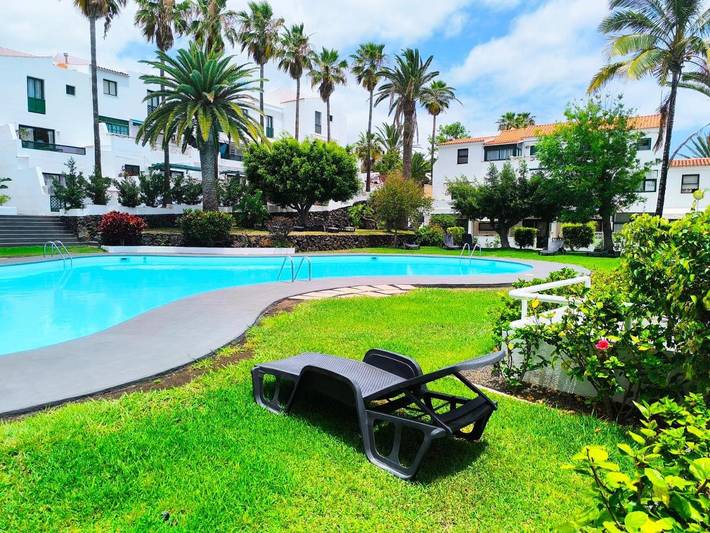 Apartamento para 4 personas, con vistas además de piscina y jardín en Breña Baja