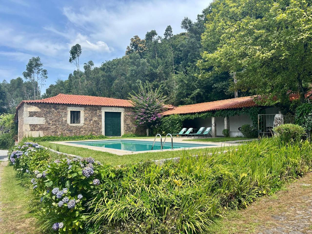 Eira Country House: Casa de vacaciones con vistas a la montaña y piscina in Fornelos e Queijada, Distrito de Viana do Castelo