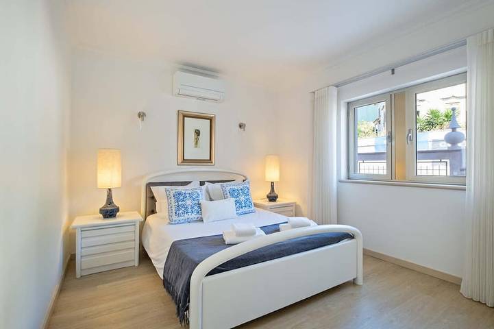 Ferienhaus für 8 Personen, mit Balkon und Garten in Estoril - 2
