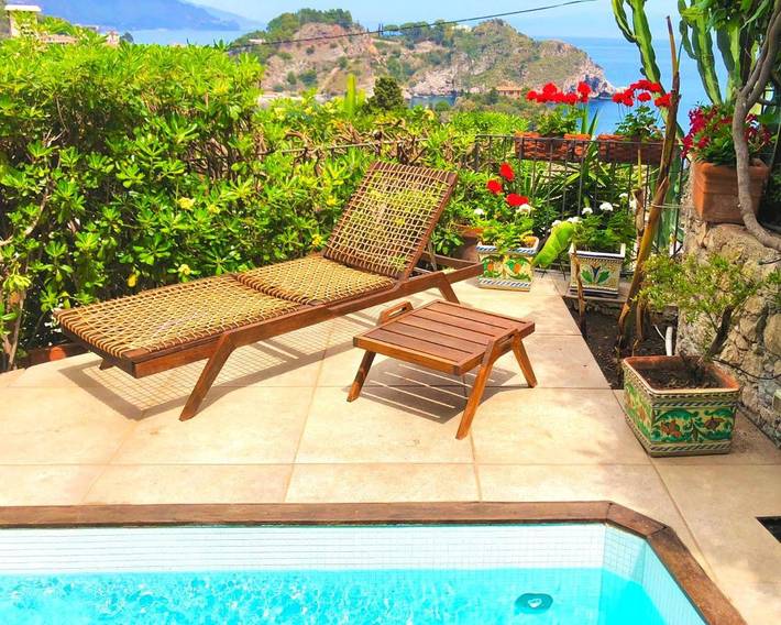 Villa per 8 persone, con piscina e panorama nonché giardino in Taormina