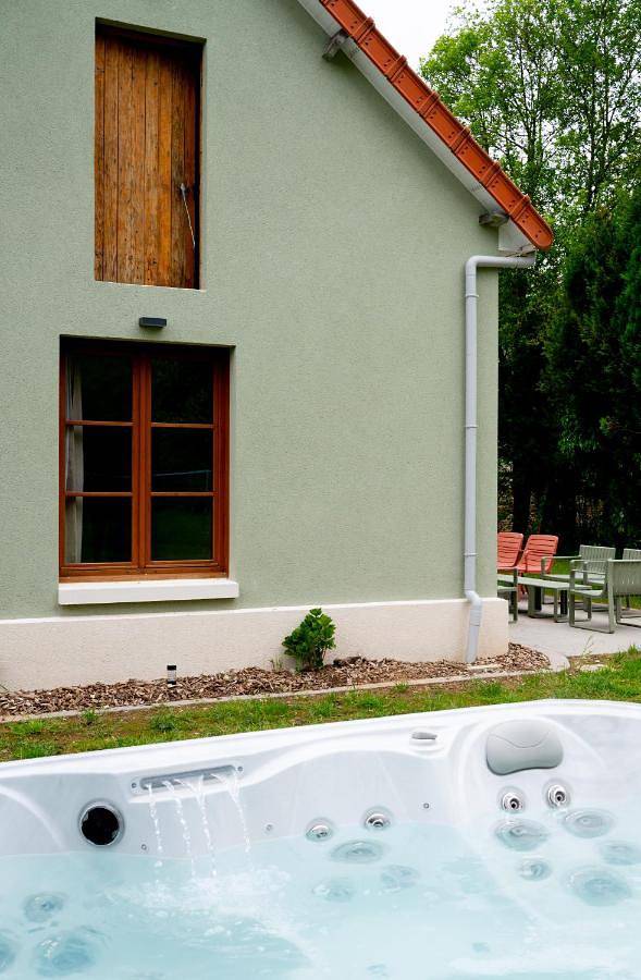 Location de vacances pour 12 personnes, avec jardin ainsi que jacuzzi et terrasse à Ponts-et-Marais - 2