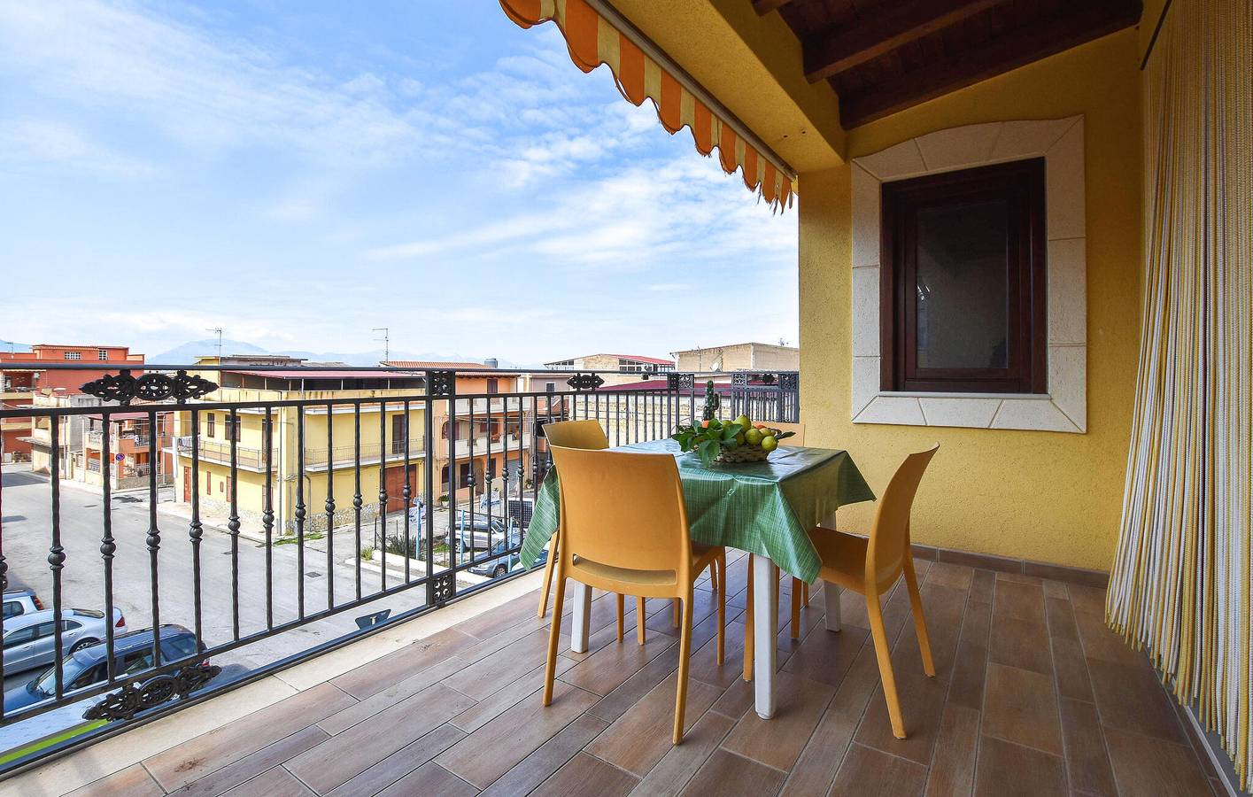 Geheel vakantieappartement, Gezellig appartement van 90 m² met uitzicht op zee, terras en wifi in Trappeto, Provincie Palermo