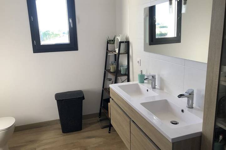 Villa pour 10 personnes, avec terrasse ainsi que jardin et jacuzzi à Narbonne - 4