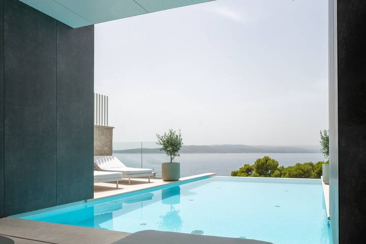 Ferienhaus für 8 Personen, mit Balkon/Terrasse und Pool, mit Haustier in Baska Voda