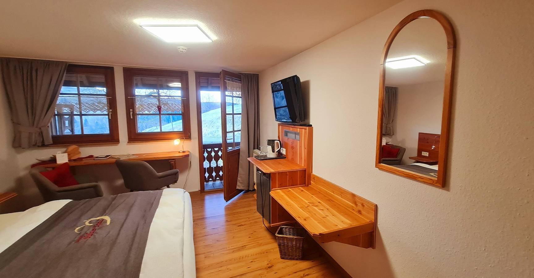 Gästehaus Holzer Kreuz - Gästezimmer Veilchen für 2 Personen inkl. Landfrühstück in Schönau im Schwarzwald, Südschwarzwald