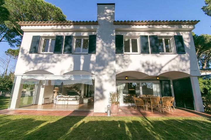 Villa pour 10 personnes, avec terrasse ainsi que jardin et piscine, animaux acceptés dans Calella de Palafrugell