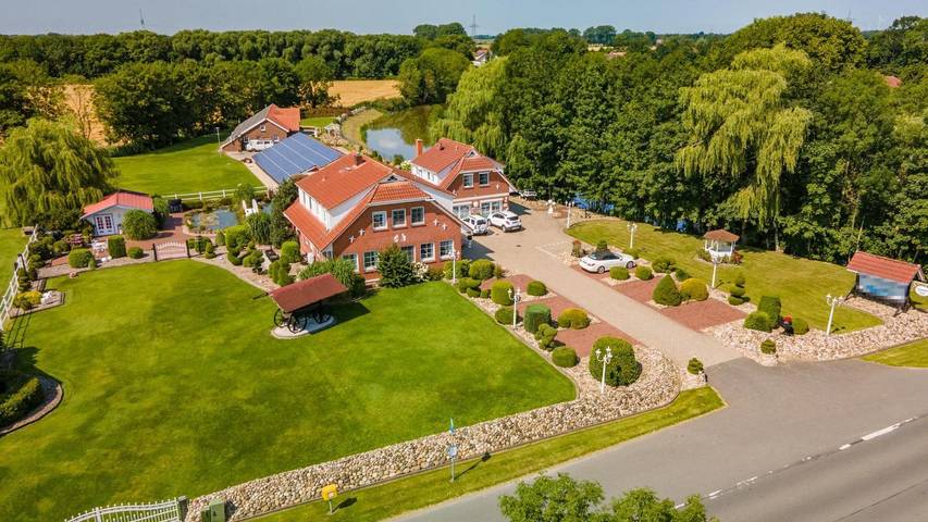 Ganze Wohnung, Ferienwohnung 'Schwalbennest' mit gemeinsamer Terrasse, Wi-Fi und Klimaanlage in Wangerland, Südliche Nordseeküste