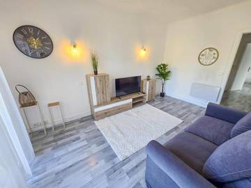 Gîte pour 4 personnes, avec balcon et vue sur le lac à Château-Arnoux-Saint-Auban
