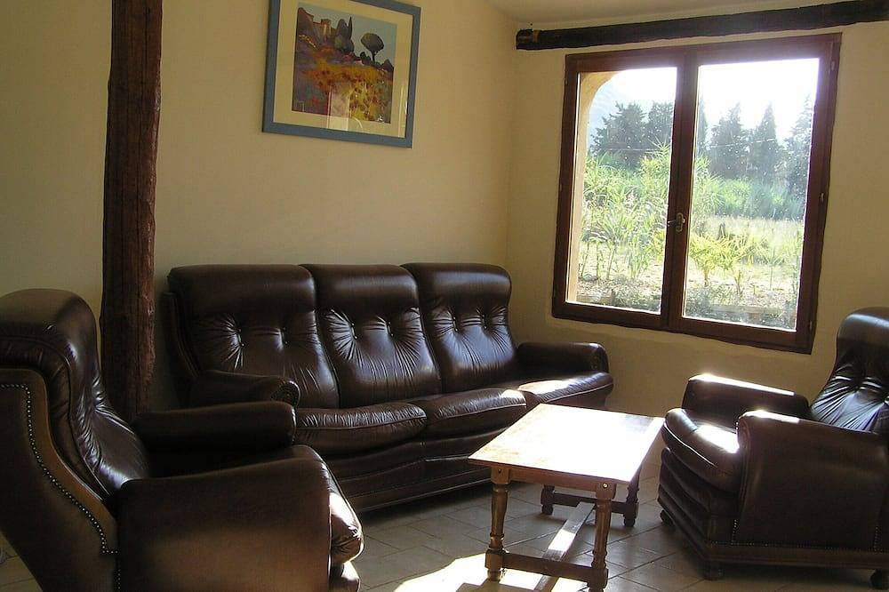 Independent  Cottage 2 bedrooms, garden pool Wifi set in meadows &  great views in Sauve, Región de Le Vigan