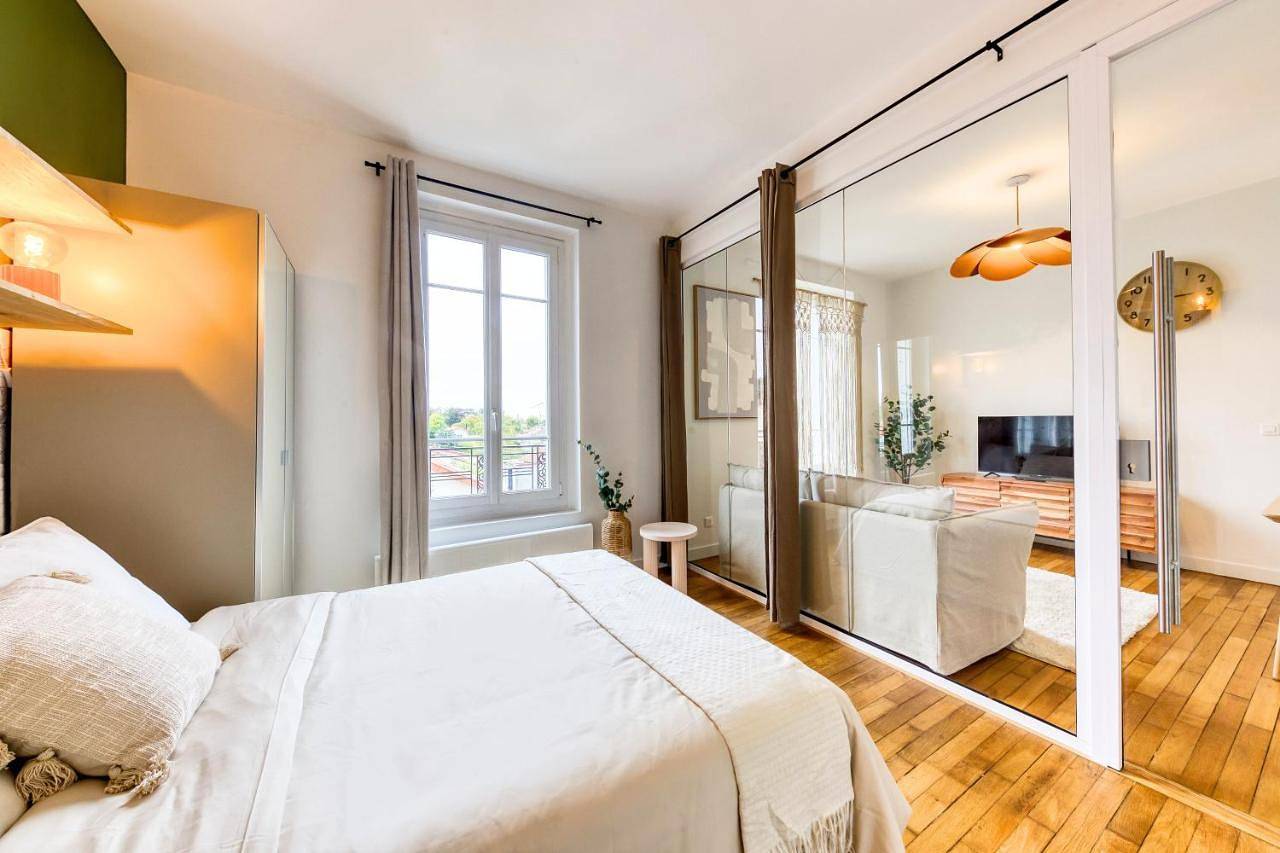 Appartement entier, L'Alma - Tout Équipé & Calme - 15min de Paris & La Défense in Garches, Hauts-de-Seine