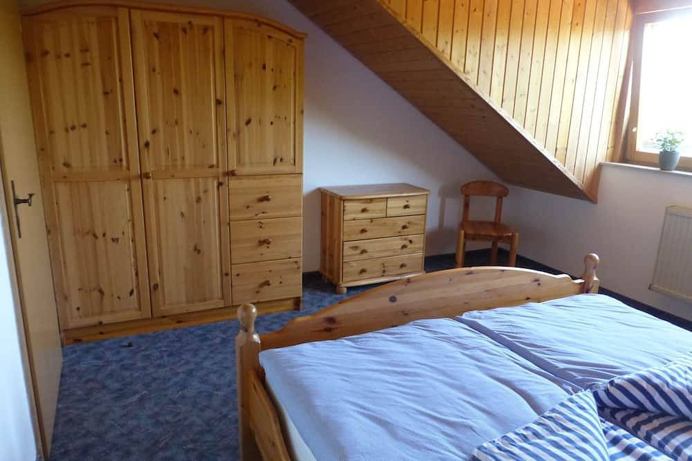 Ganze Wohnung, Ferienwohnung 'Wollgras, 100qm' mit Bergblick und Wi-Fi in Ostrach, Nördlicher Bodensee region