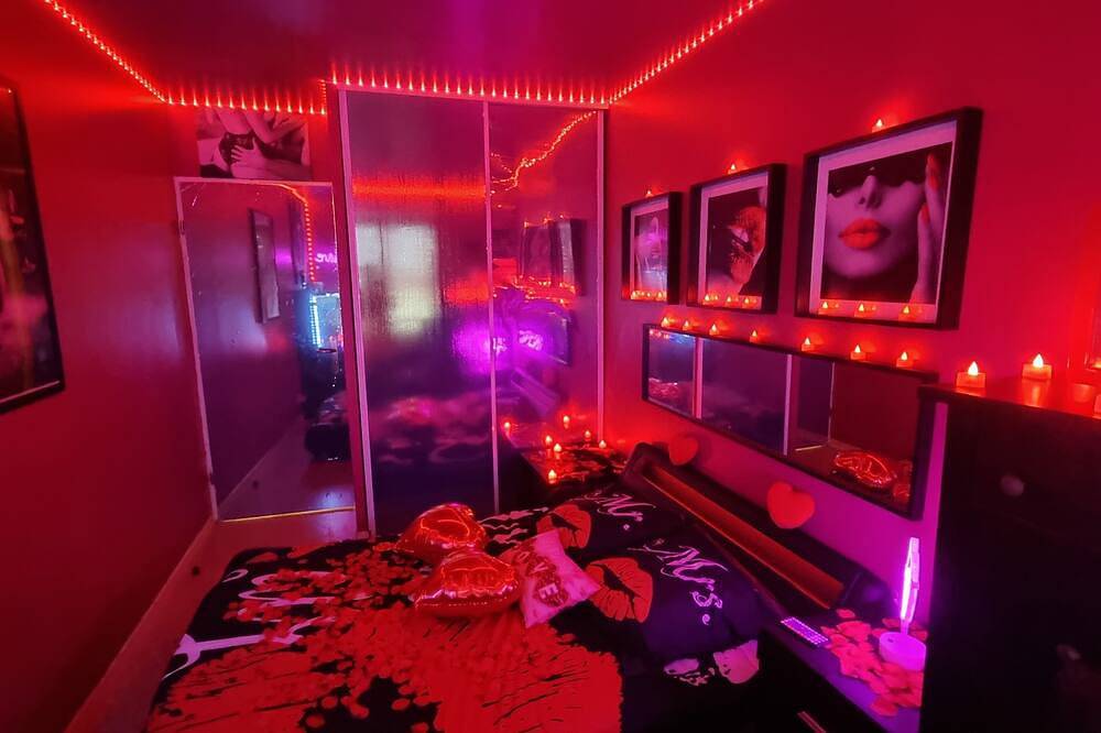 Room Sexy Love Cosy in Aulnay-sous-Bois, Sena-Saint Denis