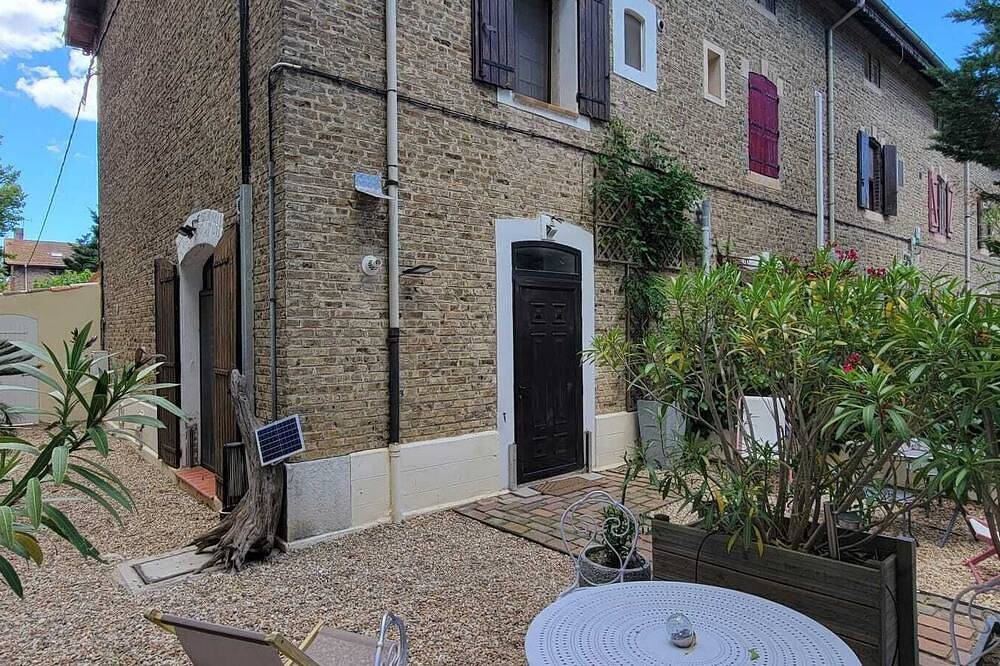 Appartement entier, Studio 40 M2 Salin De Giraud En Camargue in Arles, Région d'Arles
