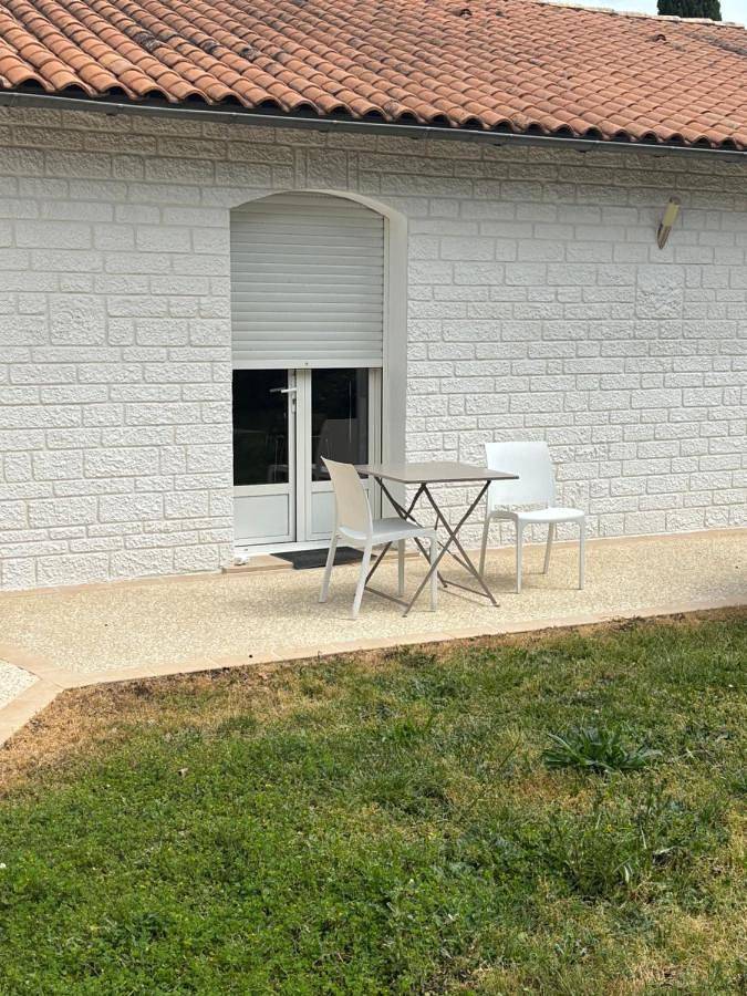 Gîte pour 2 personnes, avec Terrasse ainsi que Piscine et Sauna à Boulazac - 3