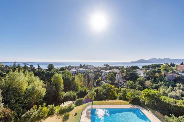 Gîte pour 4 personnes, avec jardin ainsi que vue et piscine, animaux acceptés dans Croix Des Gardes - 2