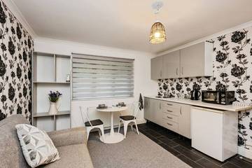 Bed And Breakfast for 2 People in South-Wales, Swansea region, Photo 2