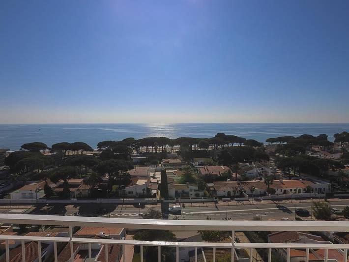 Gîte pour 8 personnes, avec vue sur l’océan et balcon, adapté aux familles à Vilafortuny - 2
