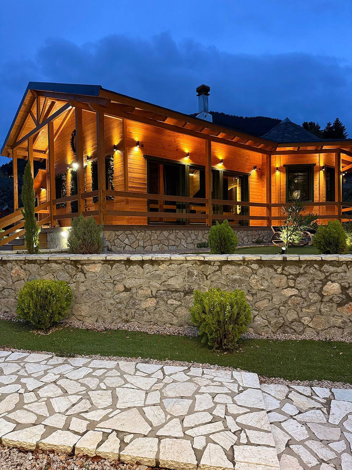 Waterfall Chalet in Eptalofos, Región de Phocis