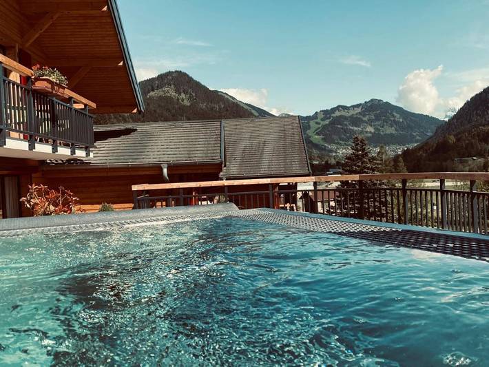 Hôtel pour 2 personnes, avec Jacuzzi et Terrasse ainsi que Jardin et Sauna