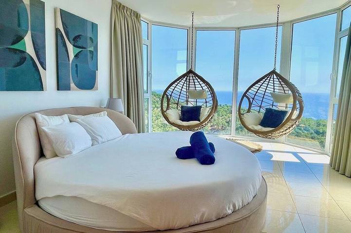 Villa für 18 Personen, mit Whirlpool und Balkon in Lloret de Mar - 2