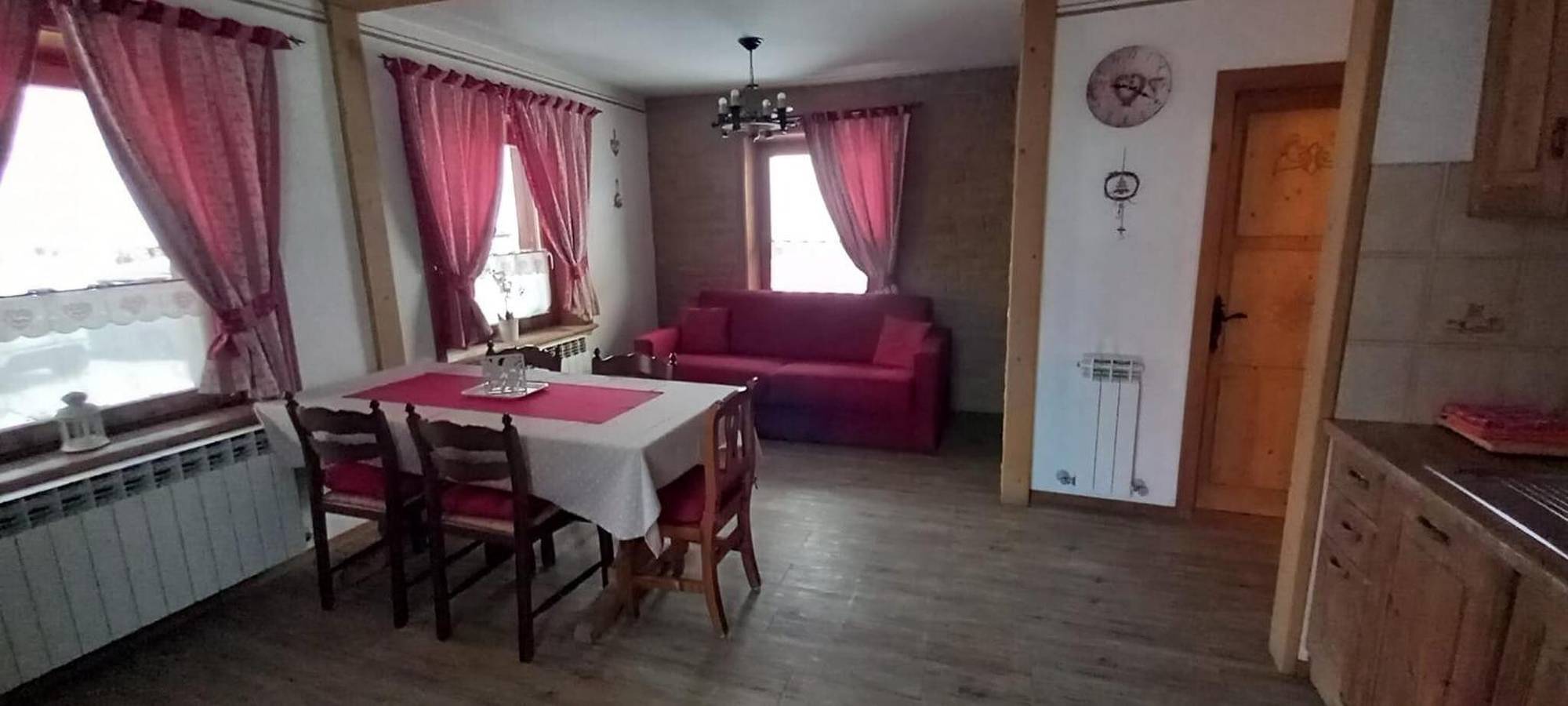 Appartamento intero, Appartamento 'Chalet Pace' con vista sulle montagne, Wi-Fi e aria condizionata in Livigno (Borgo), Livigno