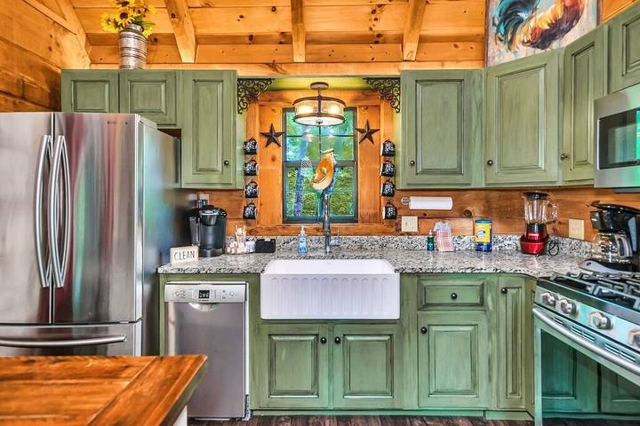 Log cabin for 8 people, with hot tub and balcony, with pets in Sevierville