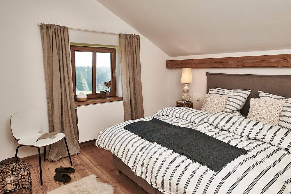 Melkerhaus bis 6 Personen mit Terrasse und Pool, 101 qm in Wonneberg, Rupertiwinkel