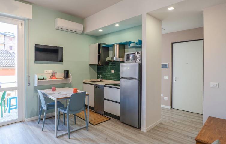 Appartement de vacances entier, Appartement confortable avec terrasse, WiFi et parking - Arona in Arona (Lago Maggiore), Commune de Arona