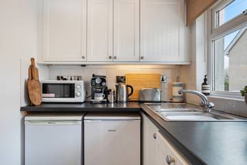 Log Cabin for 4 People in Saundersfoot, Pembrokeshire, Photo 3