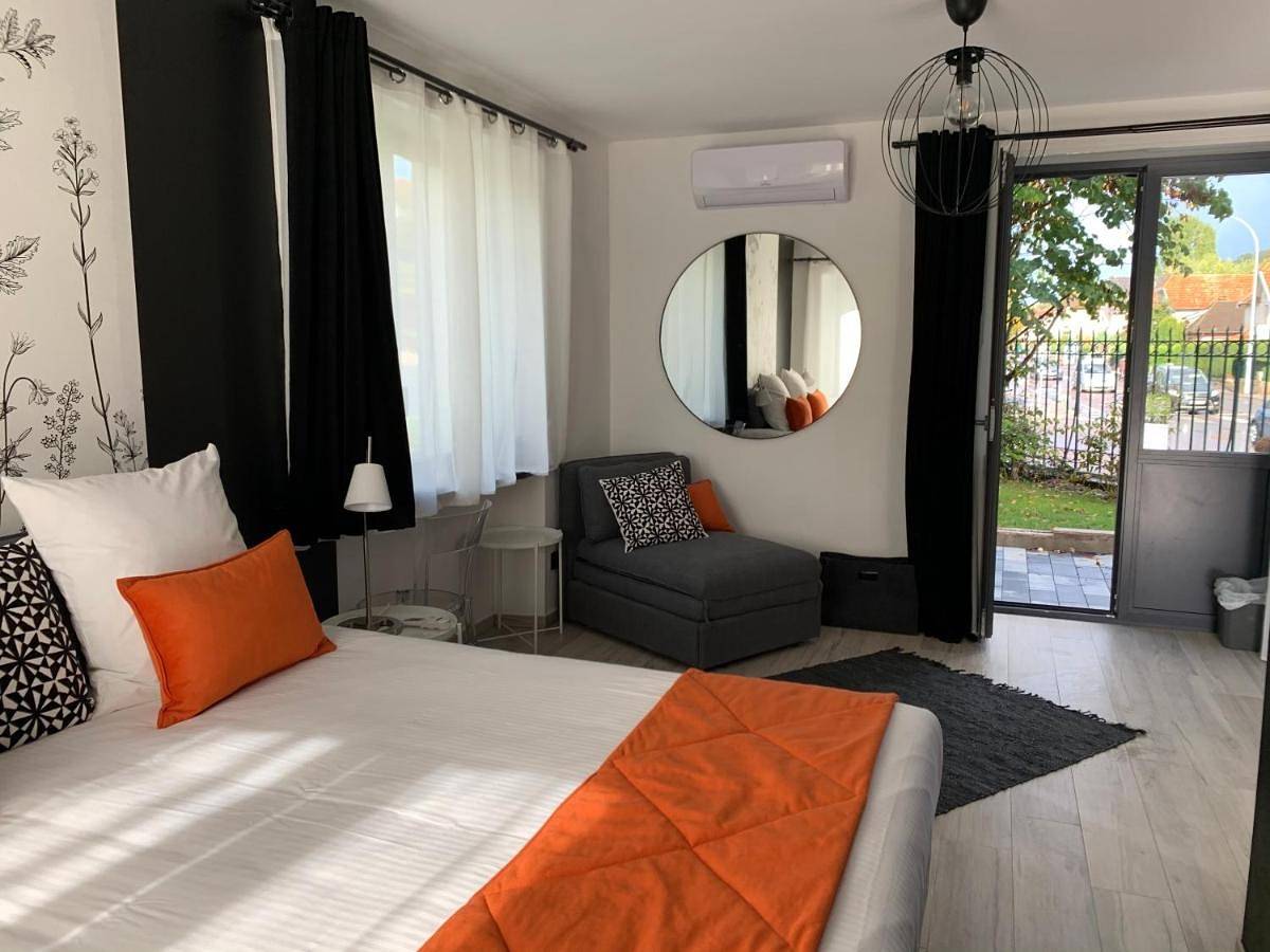 Triple Room with Garden View in Vesoul, Haute-Saône