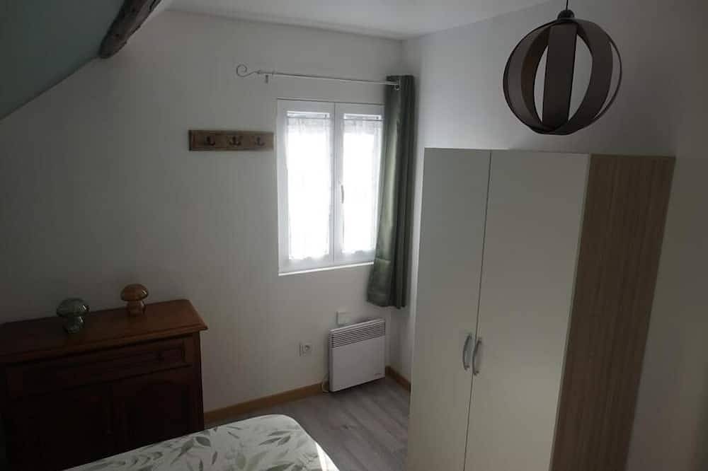 Appartement entier, Appartement Le Séjour des Hobbits avec 2 places de parking intérieur gratuit in Beuvrages, Région de Valenciennes