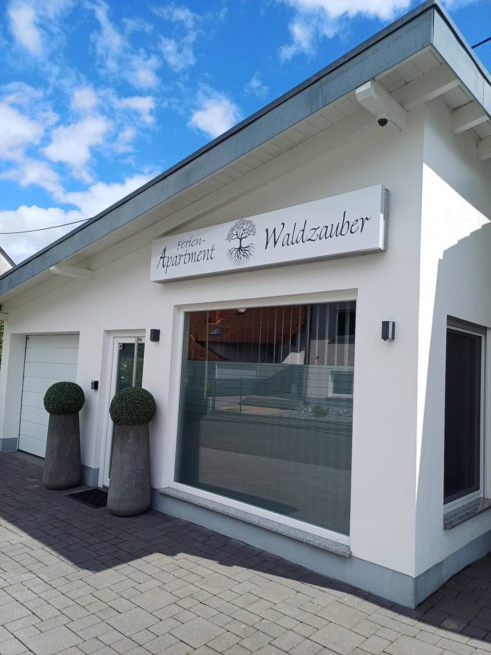 Ferienwohnung für 3 Personen, mit Terrasse und Pool sowie Ausblick, kinderfreundlich - 1