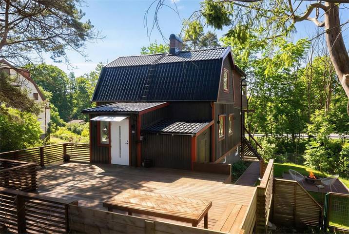 Villa für 6 Personen, mit Balkon und Terrasse sowie Garten und Ausblick
