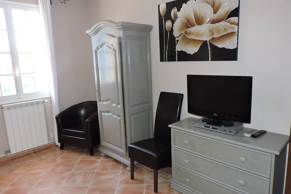 Beautiful farmhouse with pool for 12 perso the heart of the Drôme Provençale in Buis-les-Baronnies, Nyons region